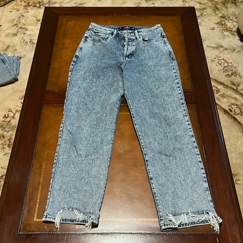 Hollister women’s ultra high-rise vintage straight jeans